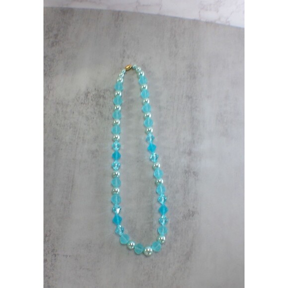 VTG Necklace Faux Pearl Faceted Acrylic Beads Aqua Blue Avon Barrel Clasp READ - Picture 3 of 6